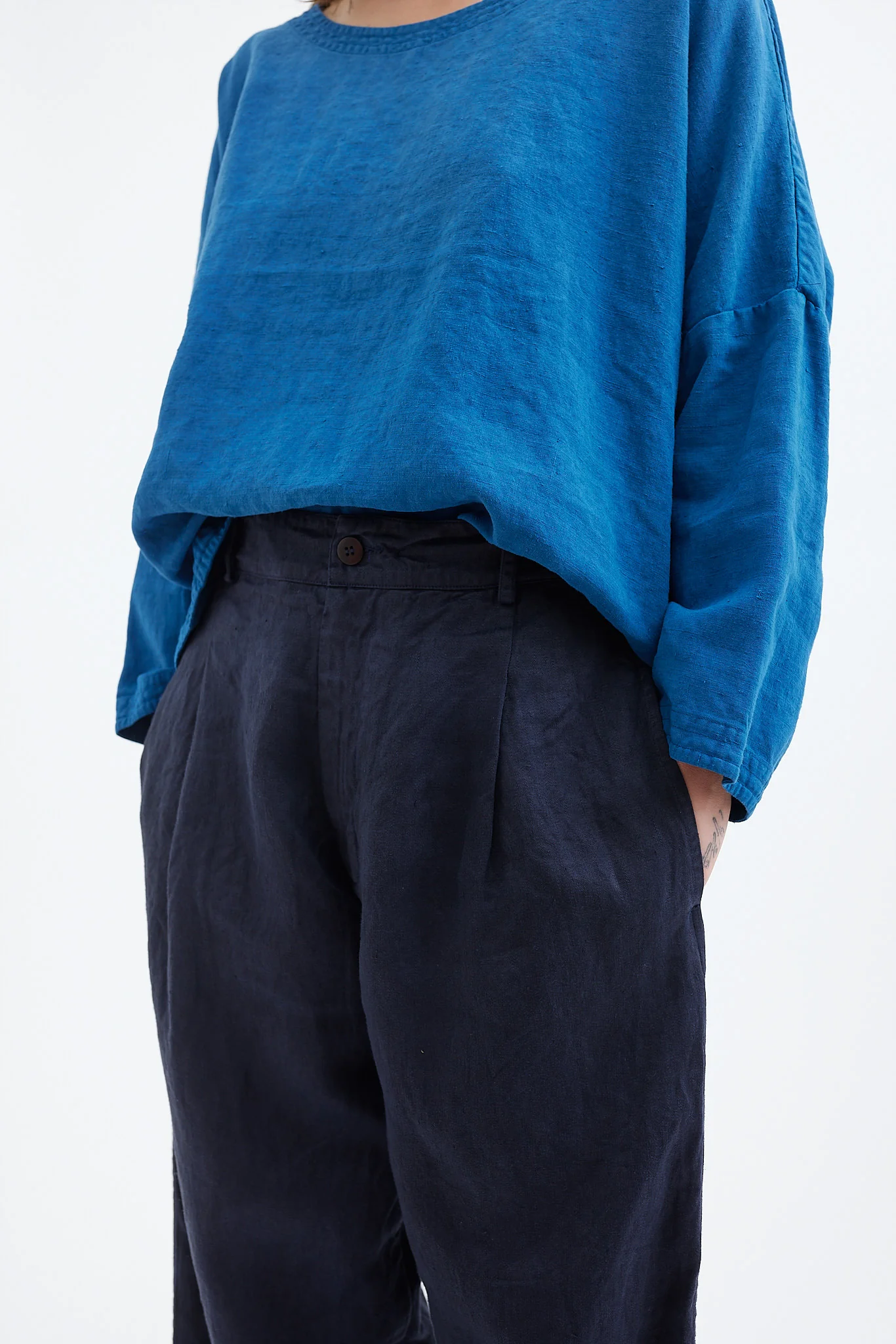 Chez Vidalenc - Pants - Linen Drill Gary - Navy - Image 3