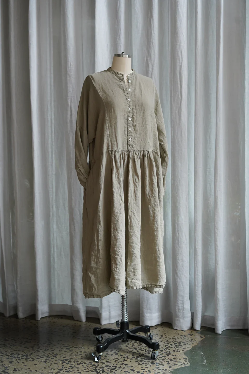 Metta - Faye Dress - Lightweight Linen - Image 7