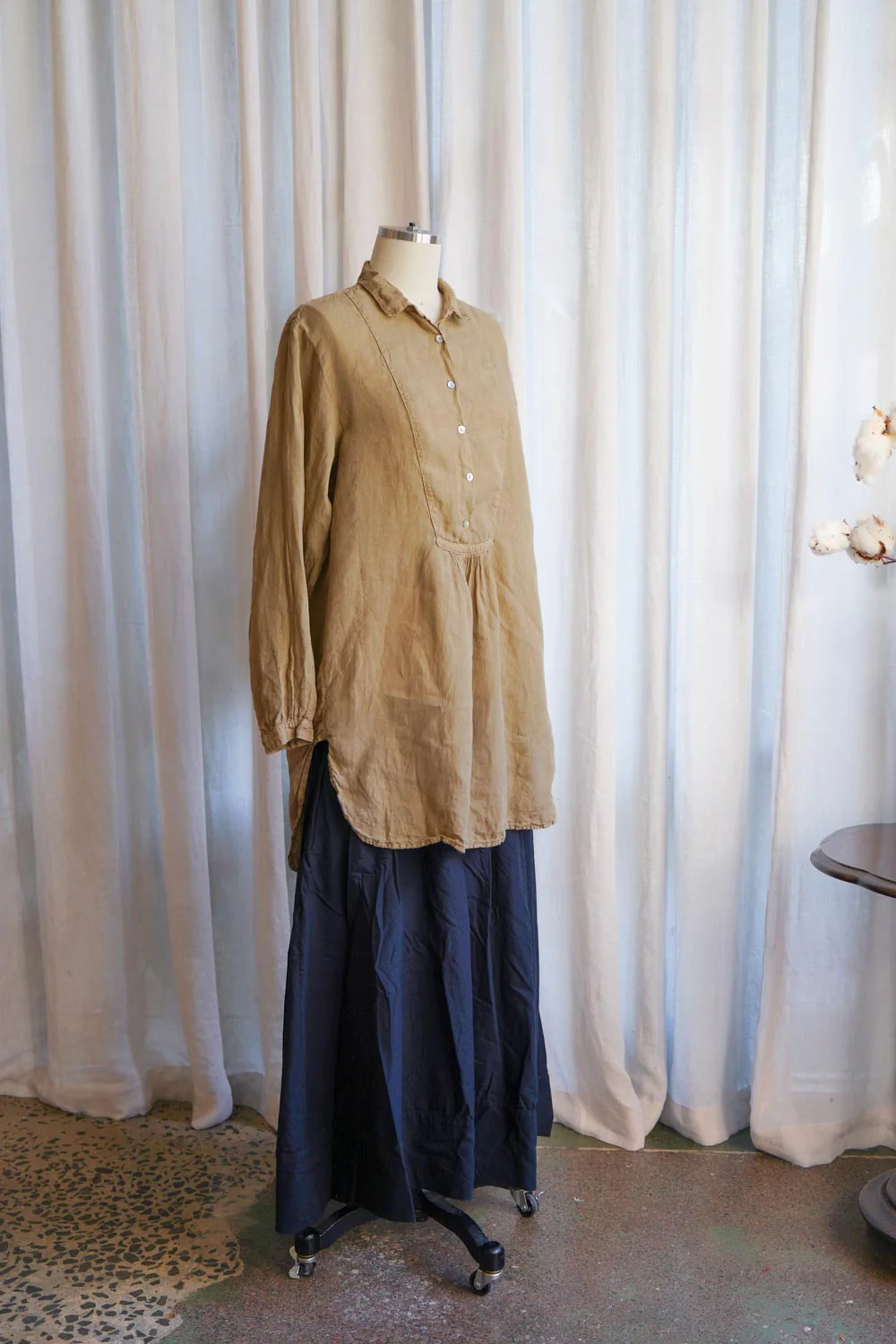 Metta - Francoise French Shirt - Light Linen - Image 6