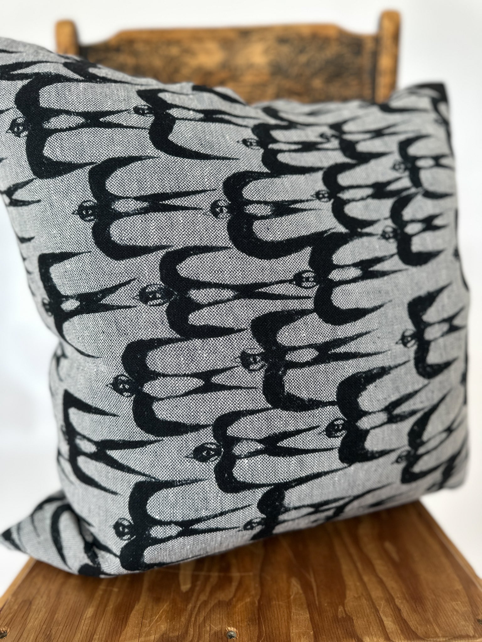 Minä Perhonen - Ravioli Cushion Hello Swallow - AAS7755K - Image 4